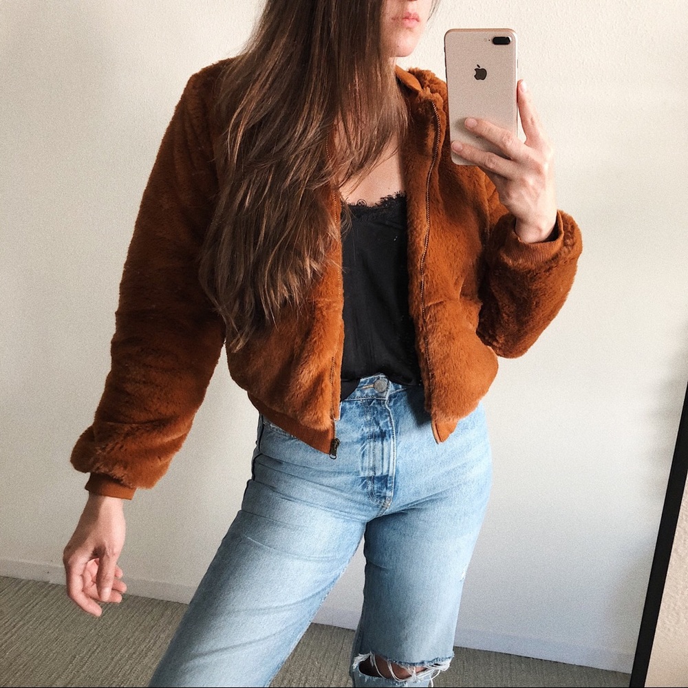 Last One L* ⚡️ JACKET | CROPPED FURRY - Picture 2 of 8